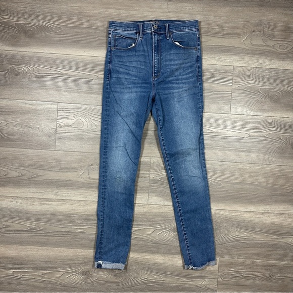 Abercrombie Ultra High Rise Super Skinny Jeans in a Medium Wash - SIZE 6 - Picture 1 of 3